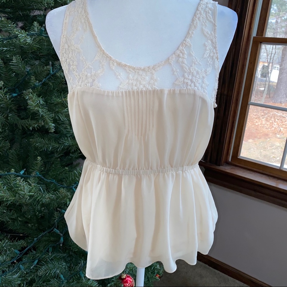 Forever 21 Lace Peplum Top